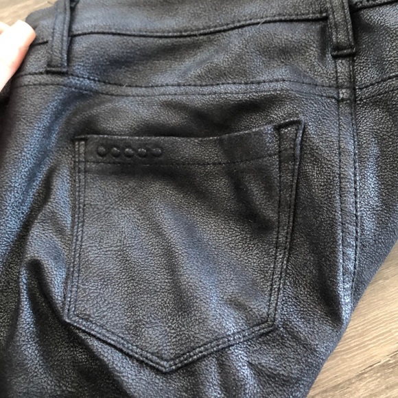 Blank NYC black pants - Picture 4 of 6